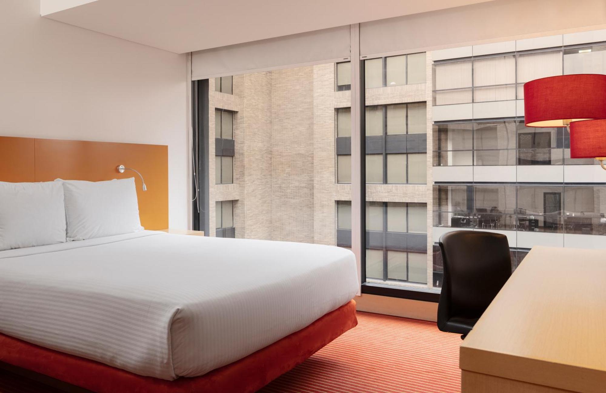 Hotel Tryp By Wyndham Embajada 4*
