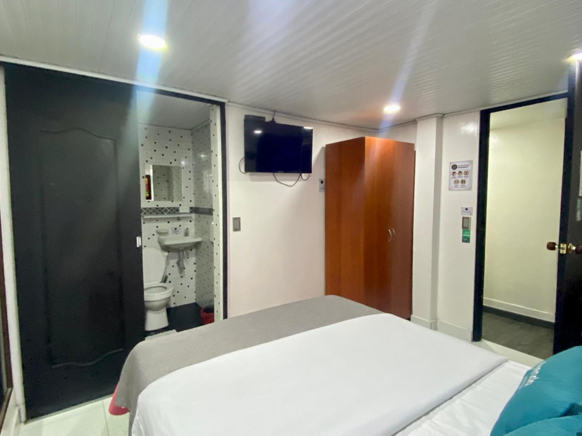 Ayenda 1016 Chapinero Hotel 3*