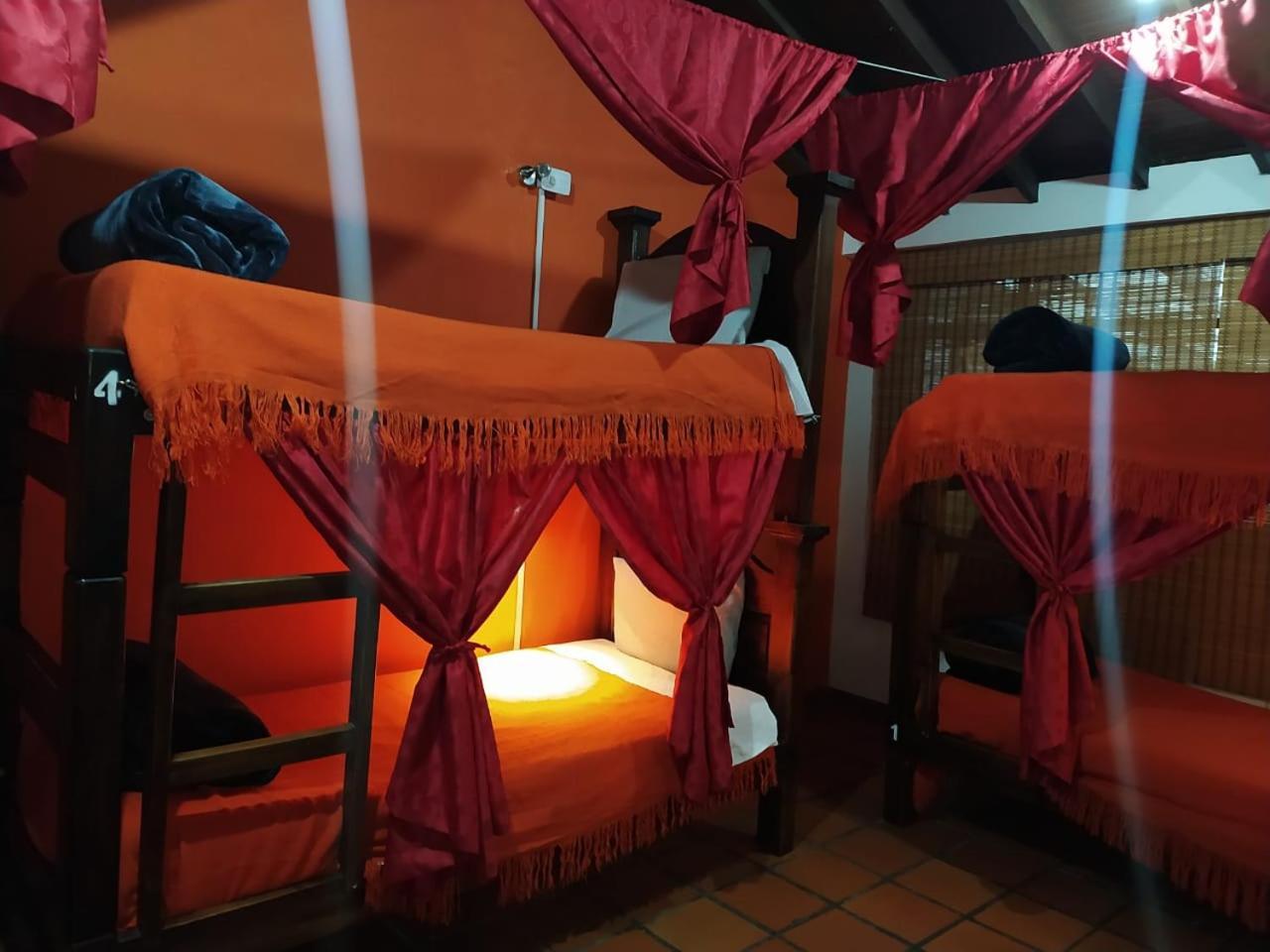 82hostel Hostal