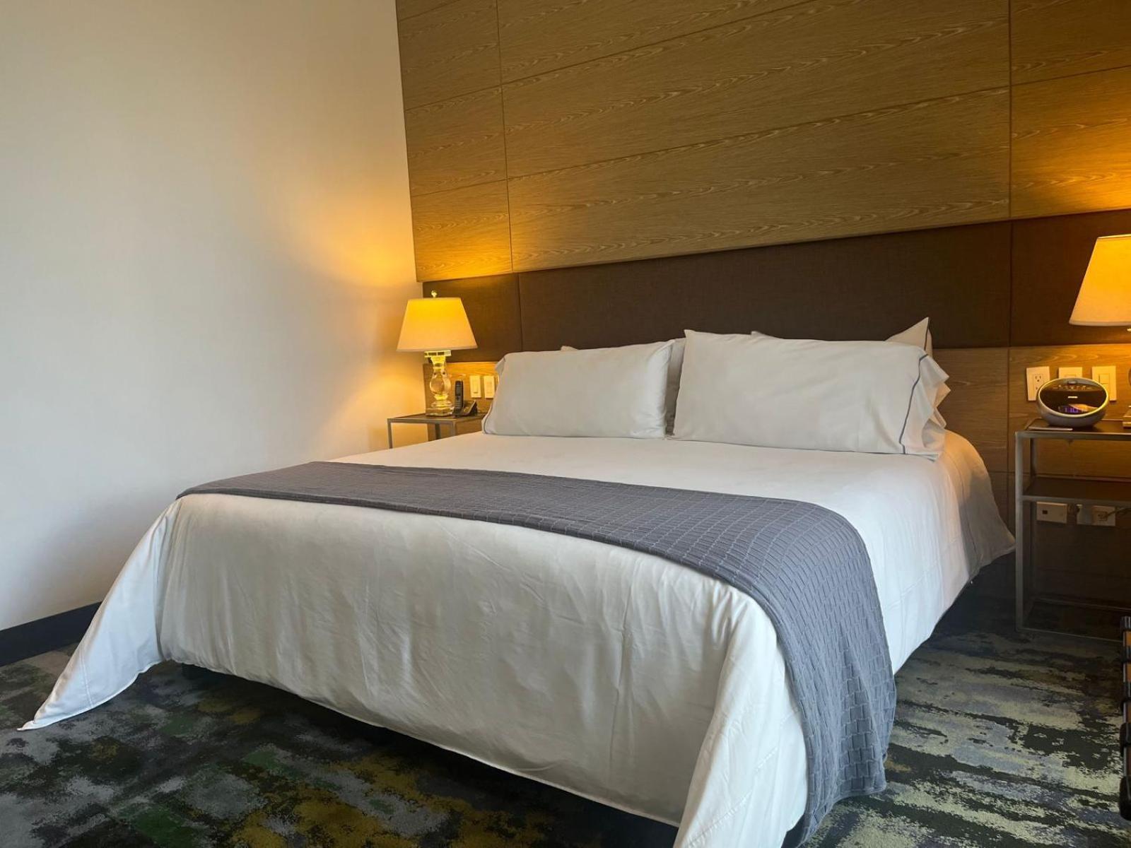 Apartahotel 8010 Urban Living- Luxury Experience