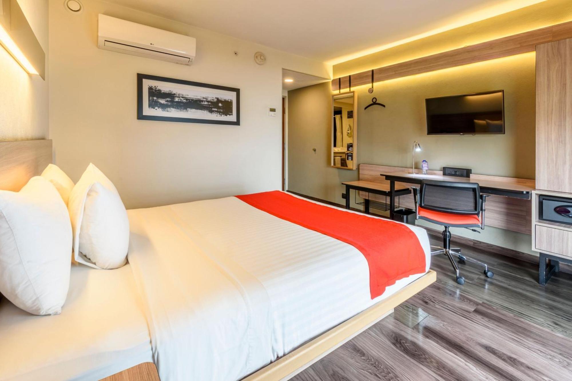 Hotel Aeropuerto 4*