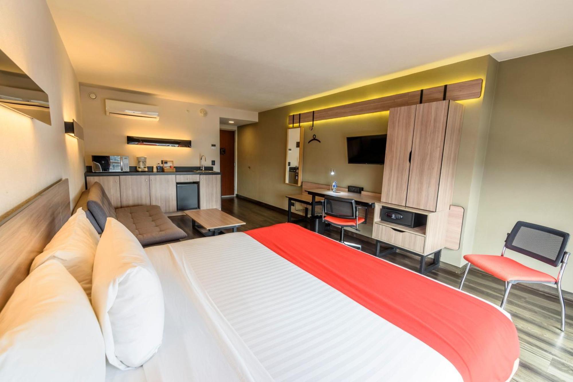 Aeropuerto Hotel 4*
