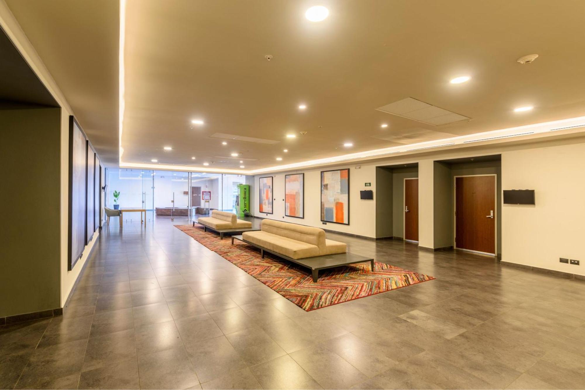 Aeropuerto Hotel 4*
