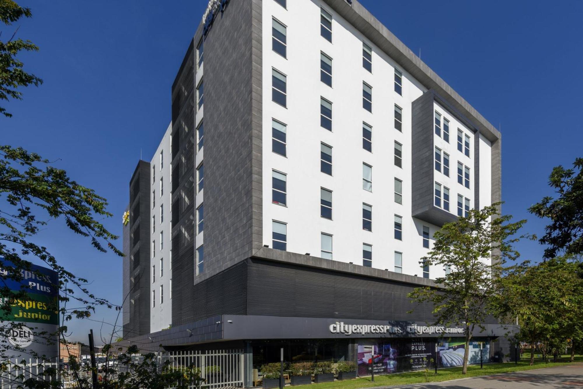 Hotel Aeropuerto 4*