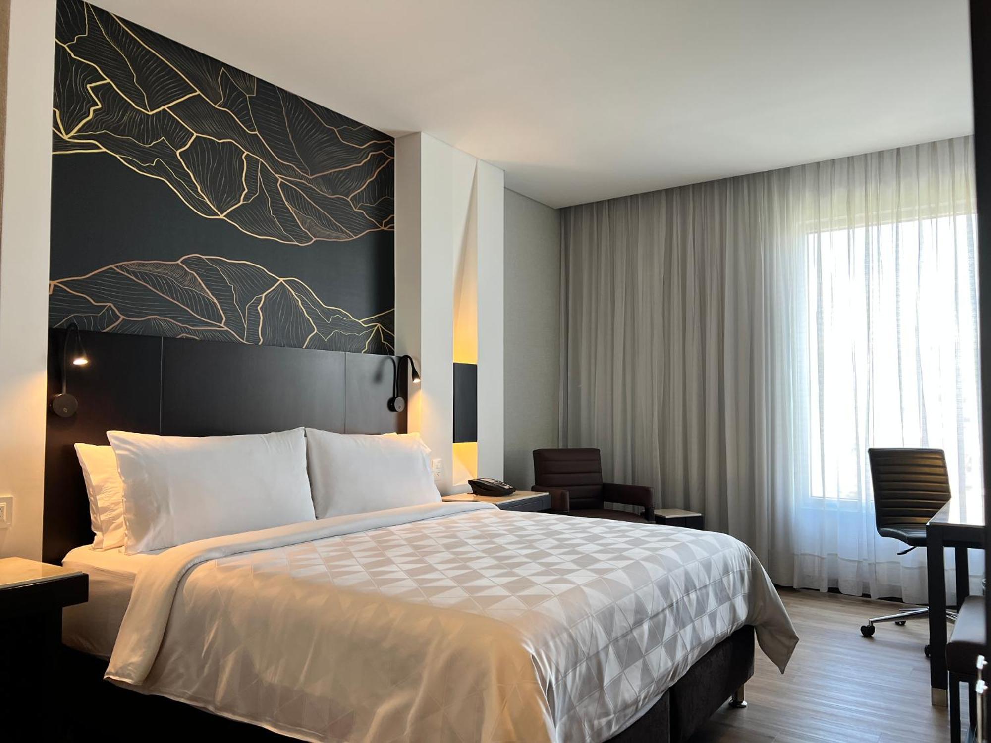 Hotel Airport By Ihg