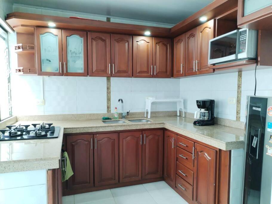 Apartamento Amplio Apartamento. Campin En El Corazon De *