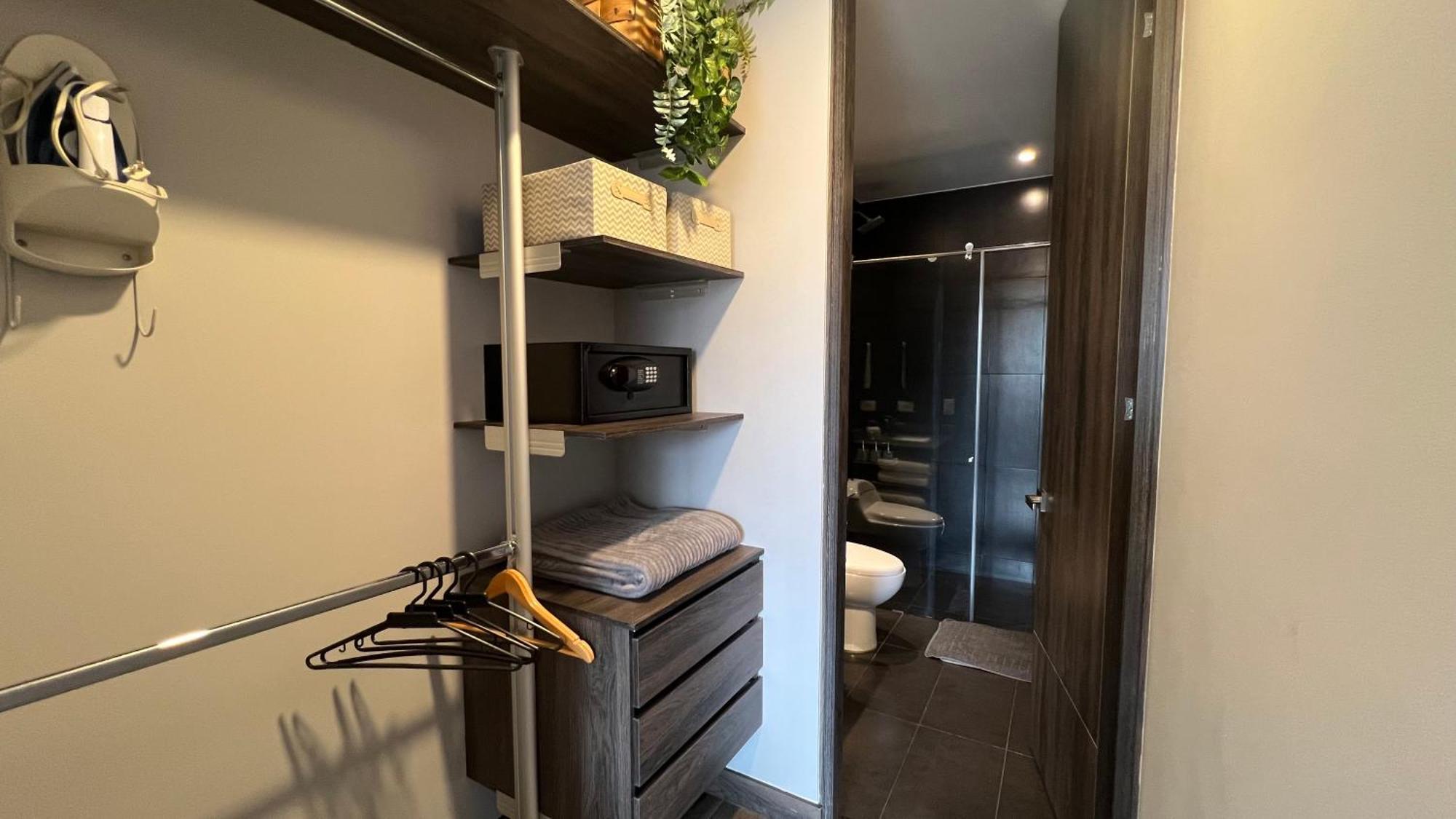 With Amenities, Coworking, Service, Gym