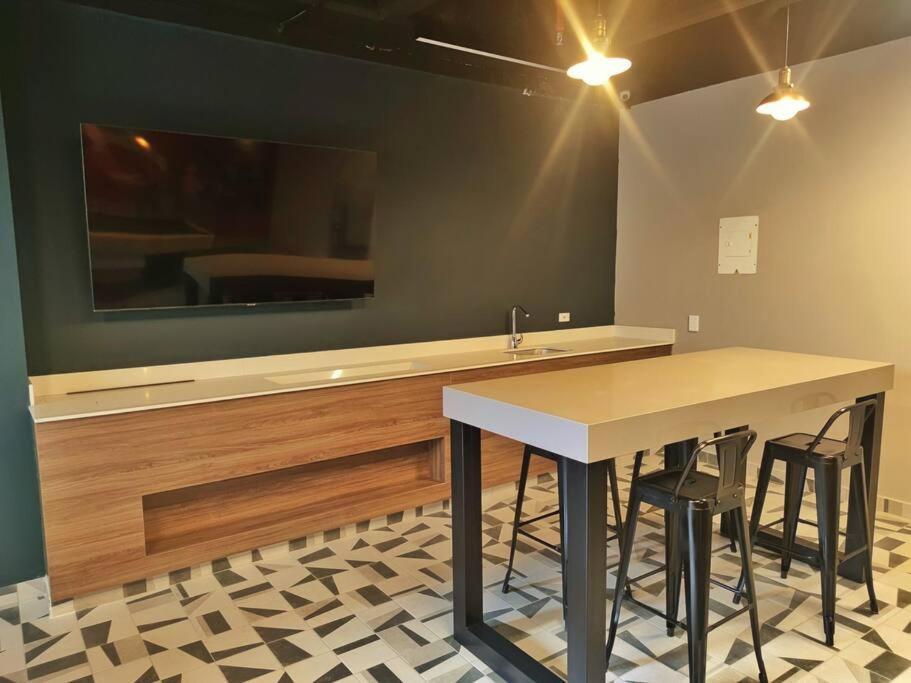 Cozy Private Loft In Country Club, Apartamento Bogotá