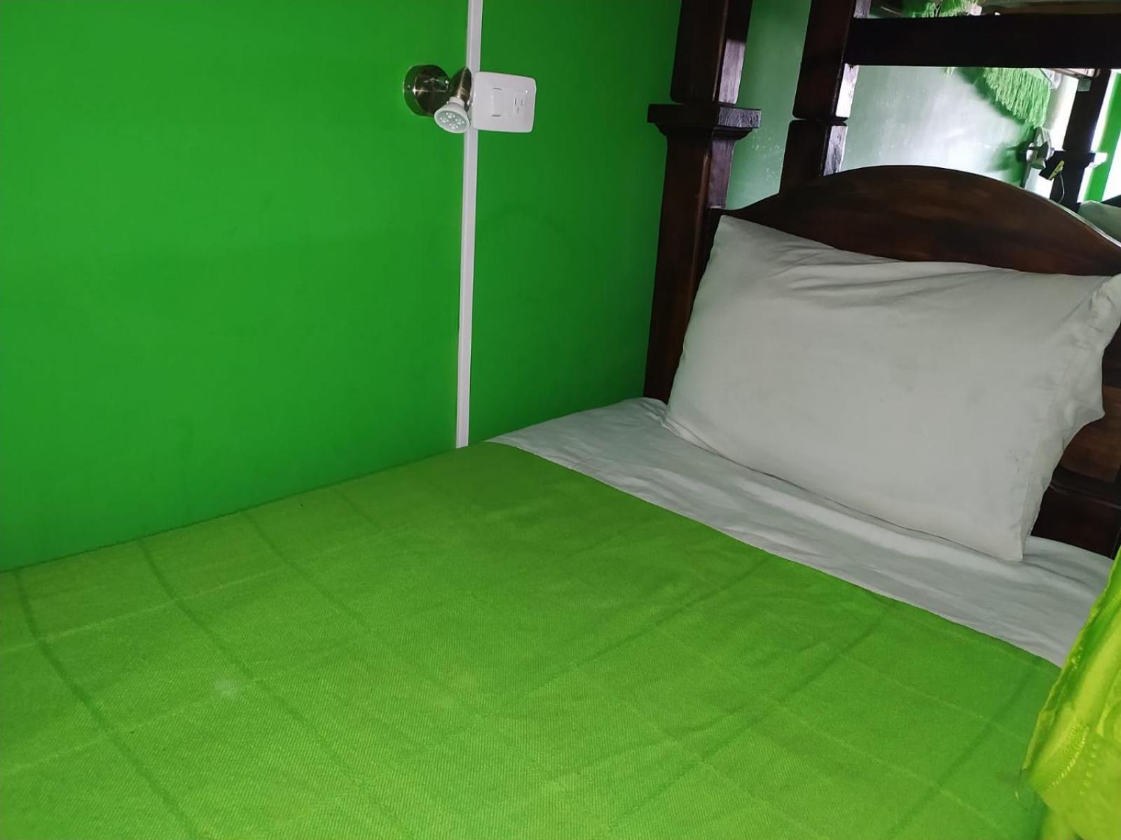 82hostel Hostal