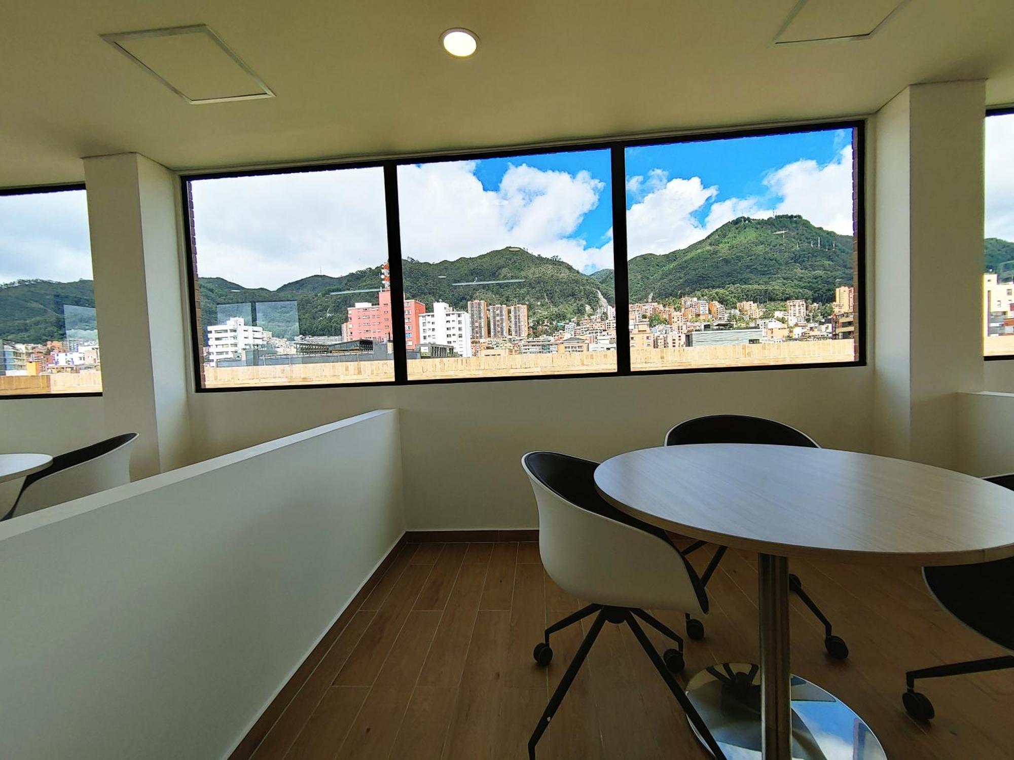 Apartamento Chapinero Apartment: Terrace And View