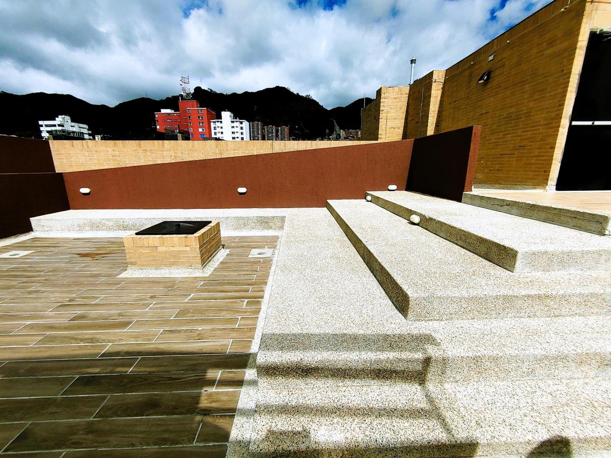 Chapinero Apartment: Terrace And View Apartamento