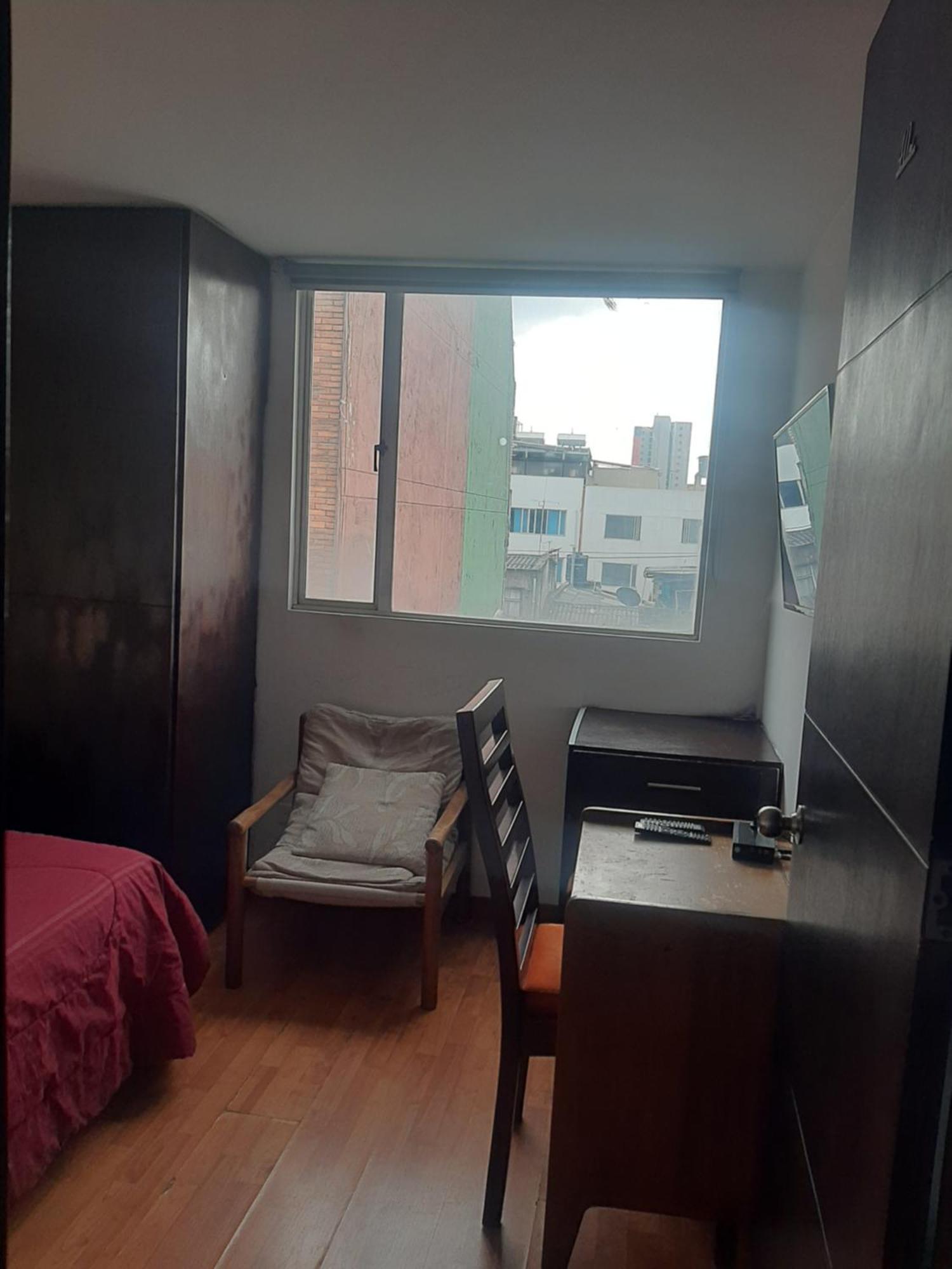 Sector De Corferias , Y A 5 Cuadras, Embajada Americana 10 Cuadras, Cerca Al Can , G 12 , Universidad Nacional , Aeropuerto A 2 Cuadras Estacion Ciudad Universitaria Marque-tresdiecisietecincoveintisieteveintiseistreintayu *