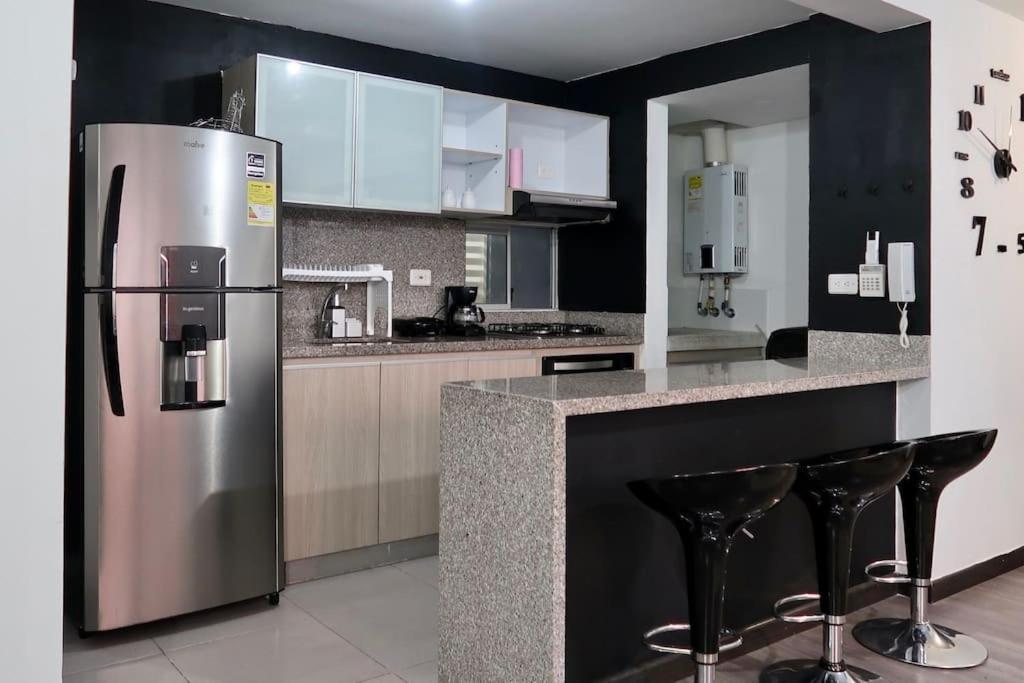 3 Bed Apartment, Near El Dorado Airport * Bogotá