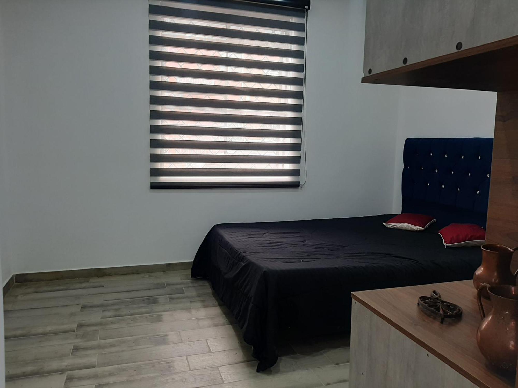 Apartamento Sector De Corferias , Y A 5 Cuadras, Embajada Americana 10 Cuadras, Cerca Al Can , G 12 , Universidad Nacional , Aeropuerto A 2 Cuadras Estacion Ciudad Universitaria Marque-tresdiecisietecincoveintisieteveintiseistreintayu *