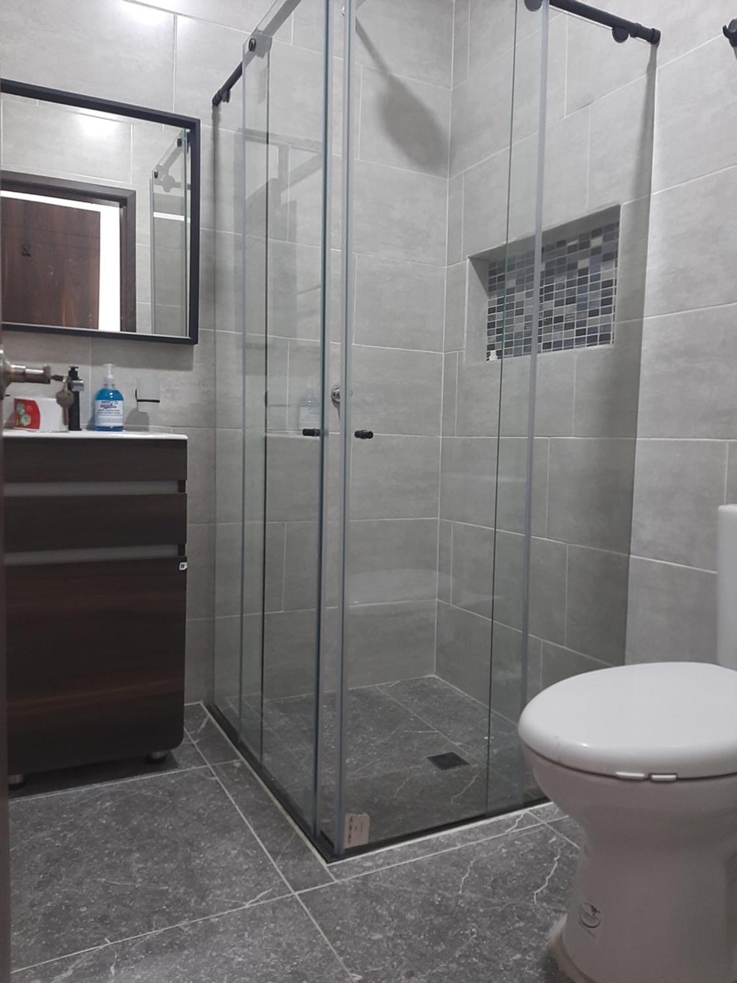 Apartamento Sector De Corferias , Y A 5 Cuadras, Embajada Americana 10 Cuadras, Cerca Al Can , G 12 , Universidad Nacional , Aeropuerto A 2 Cuadras Estacion Ciudad Universitaria Marque-tresdiecisietecincoveintisieteveintiseistreintayu