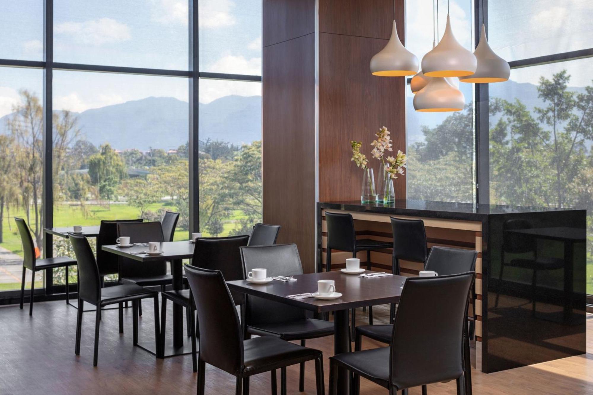 Hotel Tryp By Wyndham Embajada