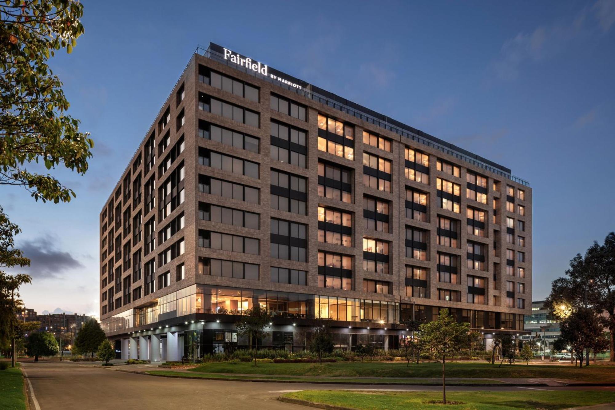 Hotel Tryp By Wyndham Embajada Bogotá