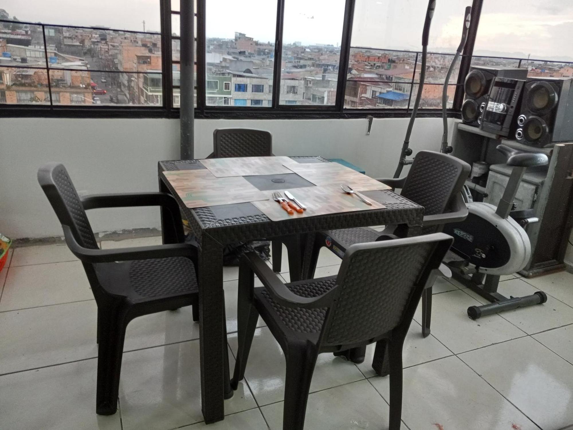 Cerca Al Aeropuerto, Toma De Fotos Huellas Visa Embajada Eeuu 700 Bogotá