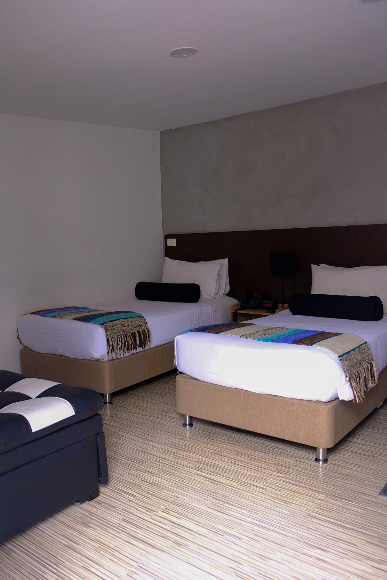 Hotel Dc Feria