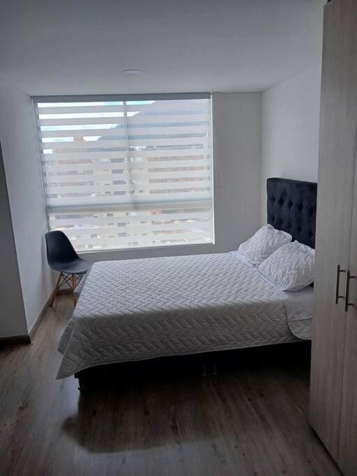 Estudio Moderno, Vista Al Centro Y Monserrate Bogotá
