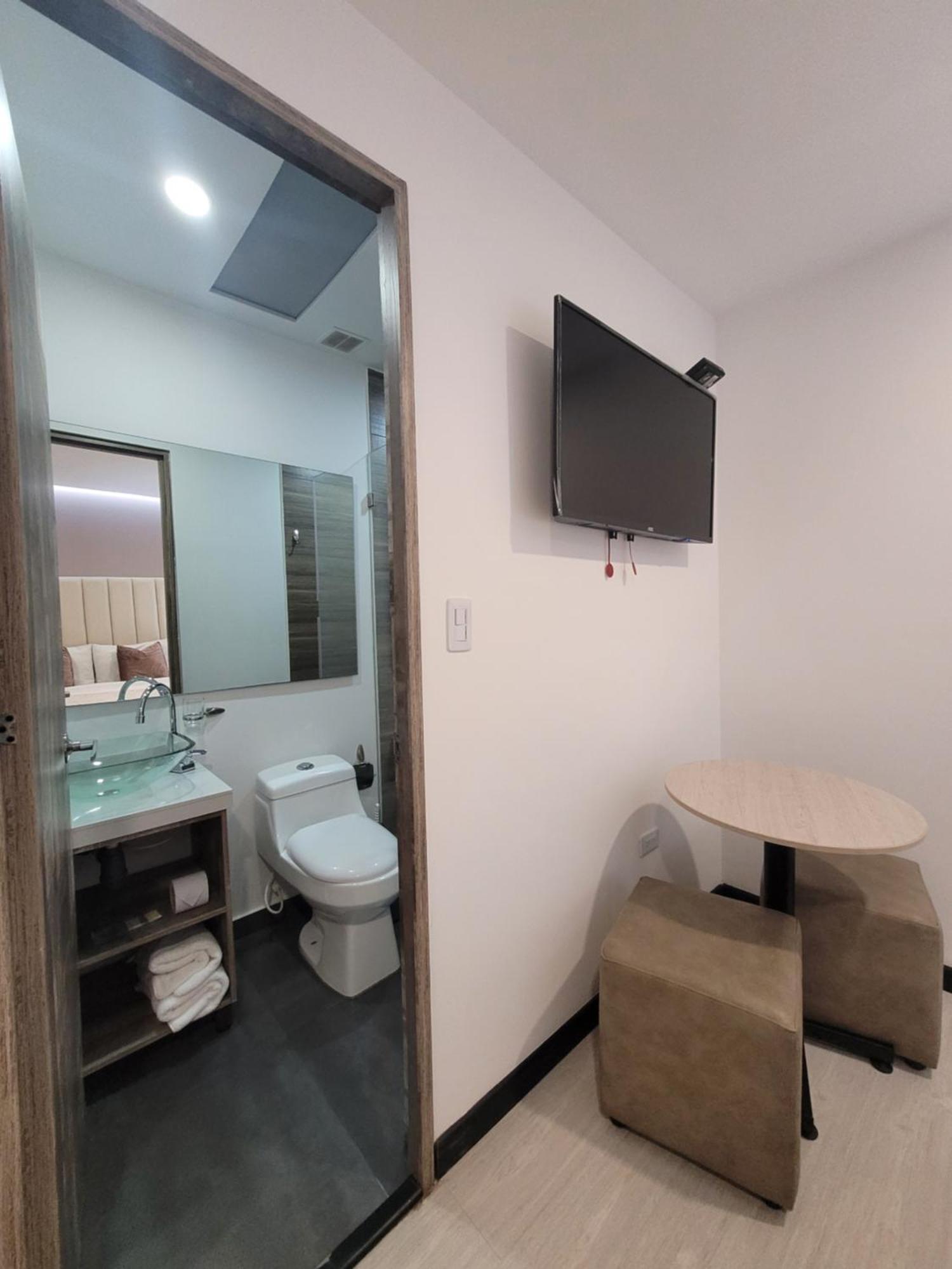 Agora Boutique