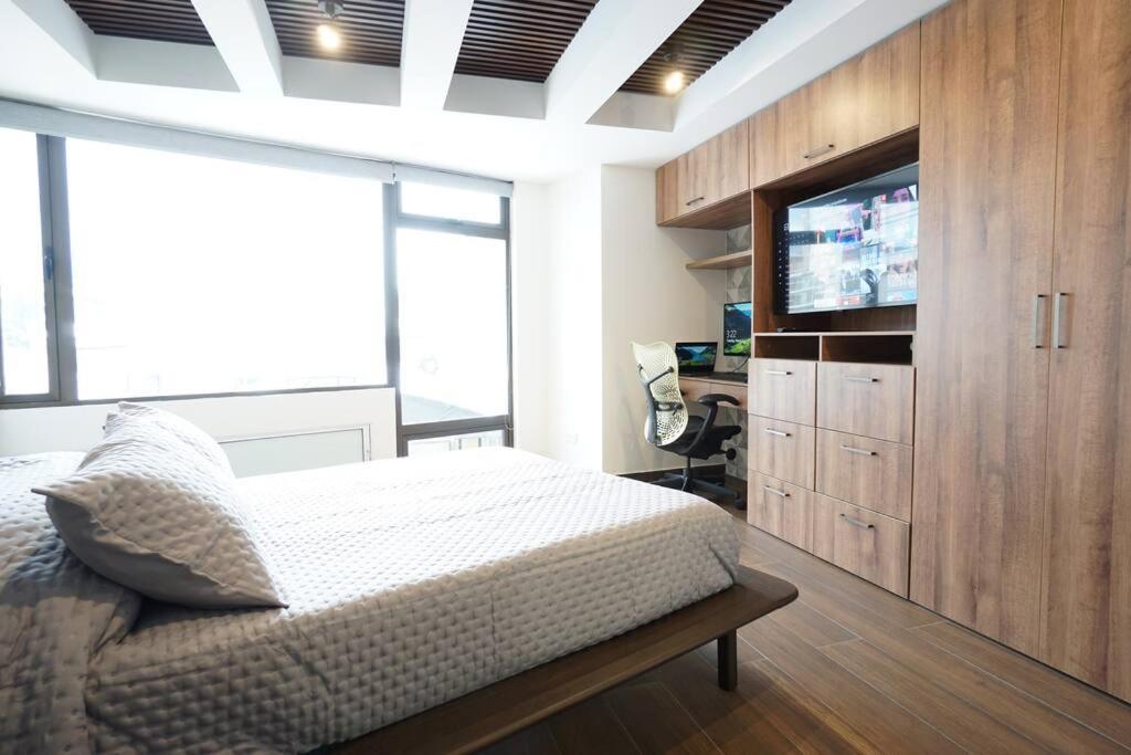 Apartamento Luxury One Bedroom With Desk And Monitor *
