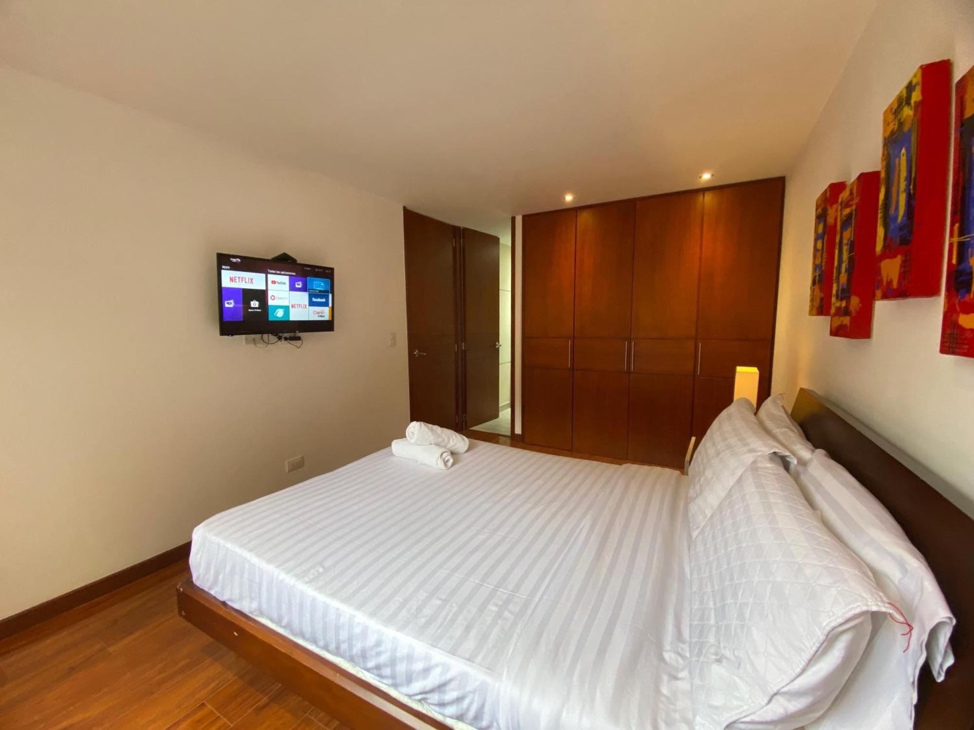 Hermoso Chico Apartamento