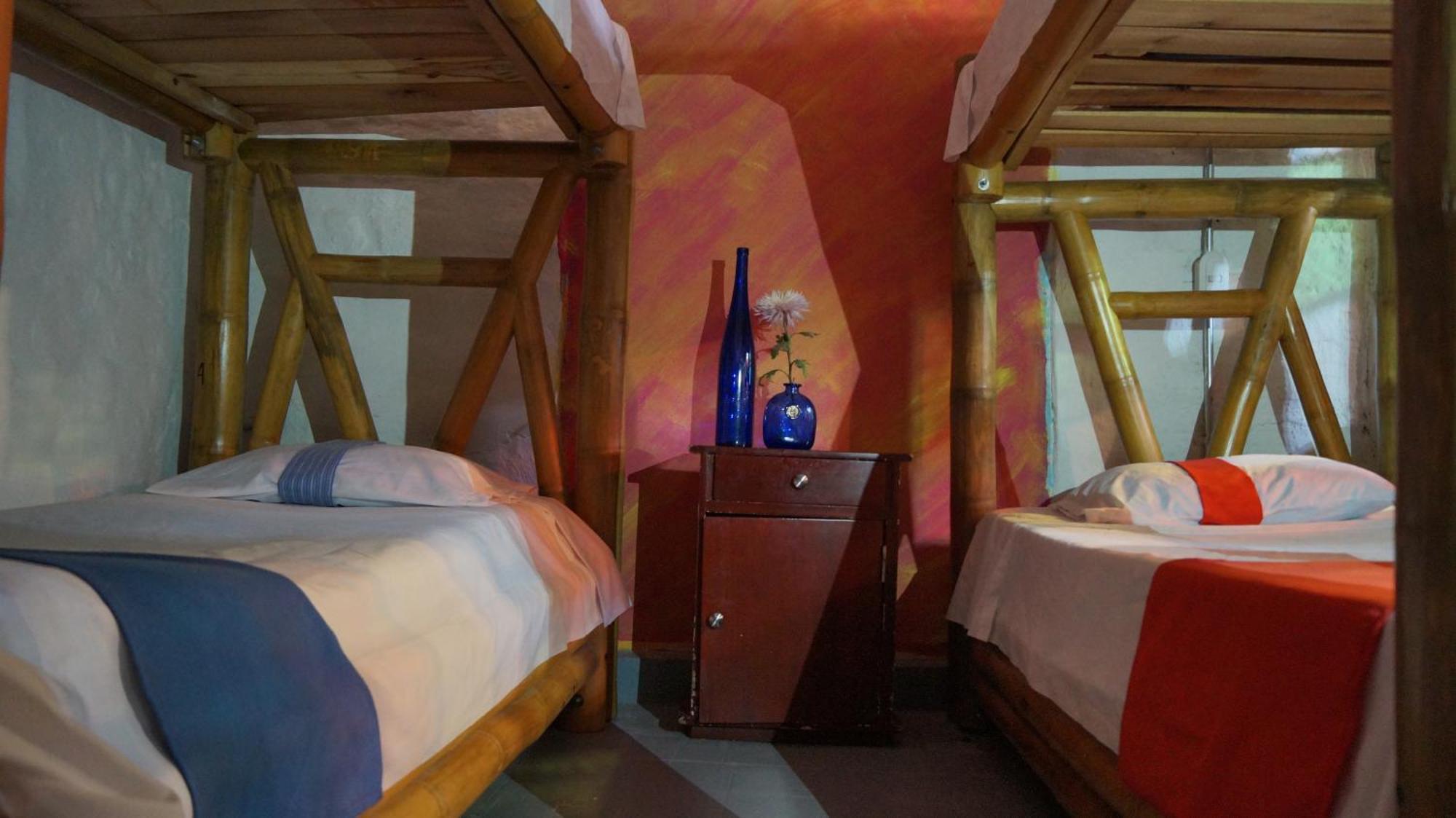 Lima Limon Candelaria Hostal
