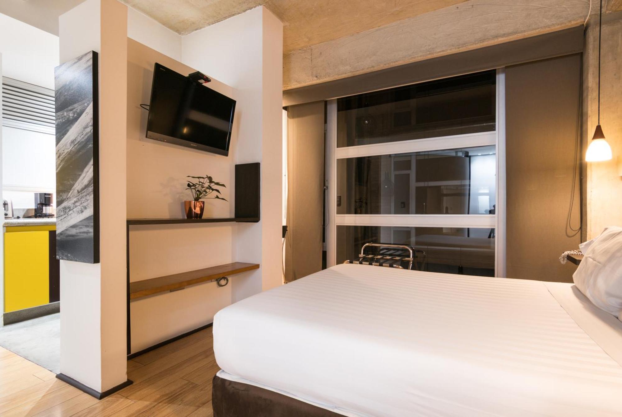 Apartahotel 5 Elementos Apartasuites 3*