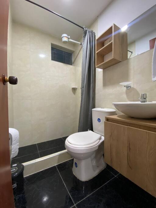 Hermoso Apto Cerca Al Aeropuerto Apartamento *