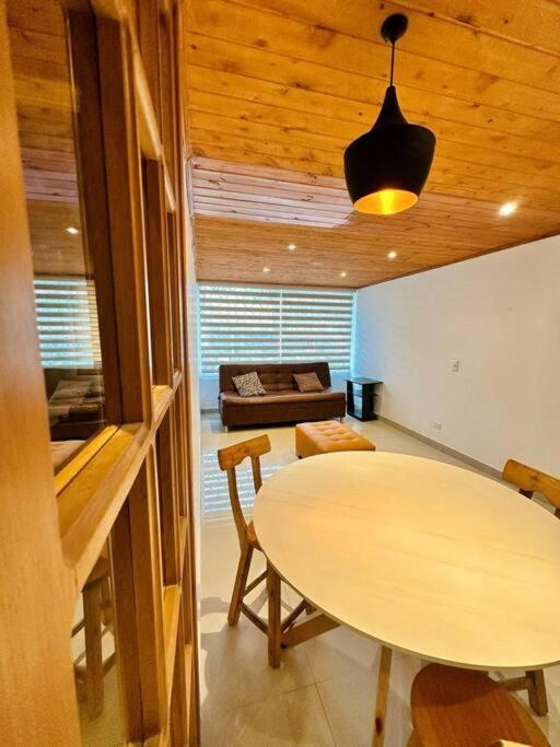 Acogedor Apartamento, Cerca Del Aeropuerto! Apartamento Bogotá