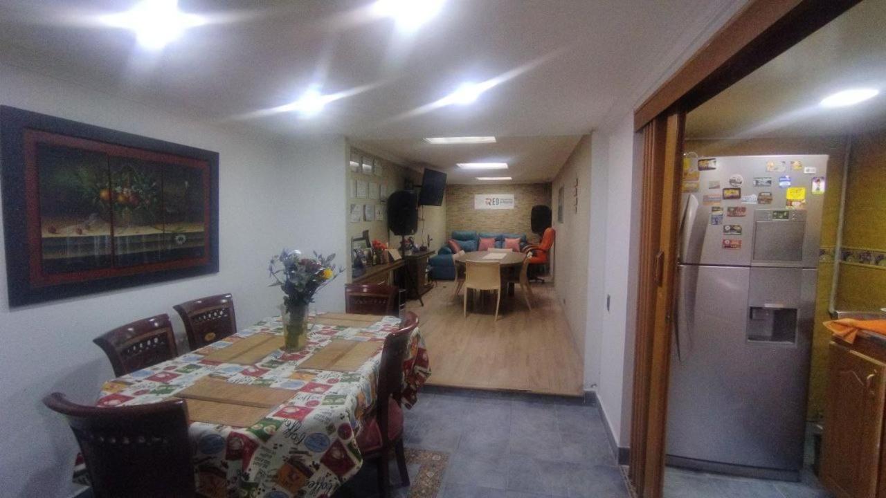 Casa Para Grupos /familias/parejas Сasa de vacaciones Bogotá