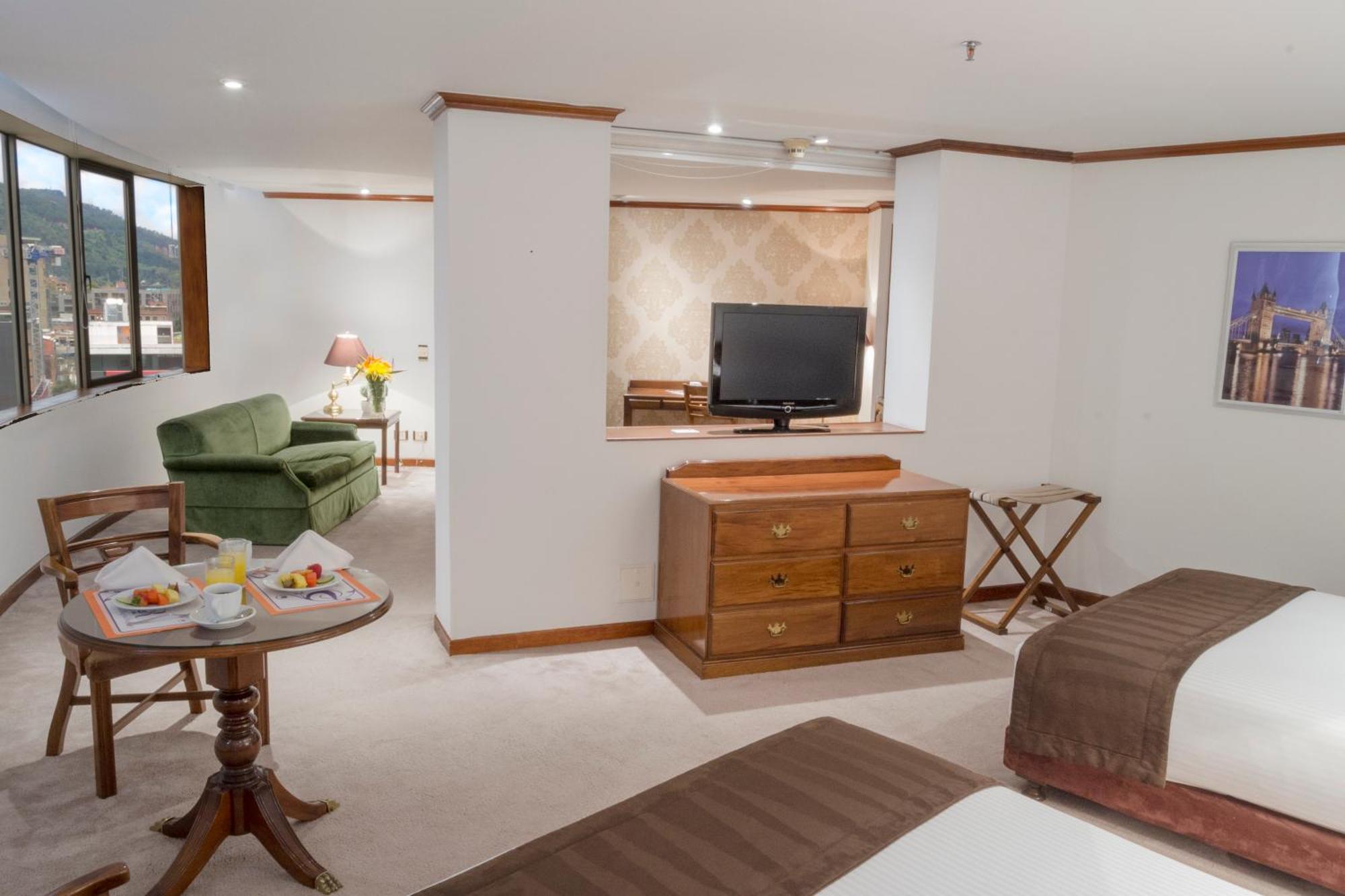 Regency Usaquén 4*
