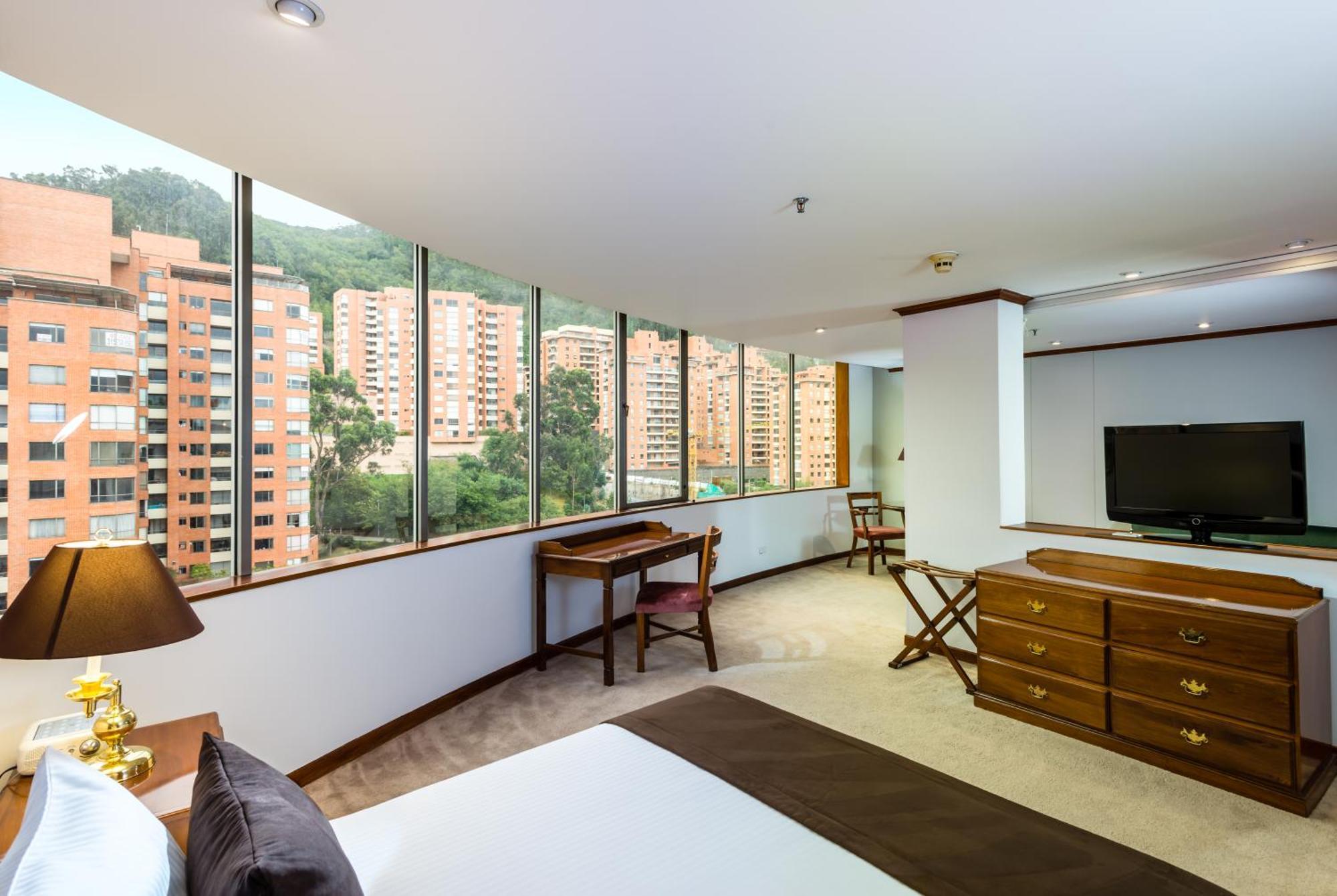 Regency Usaquén 4*