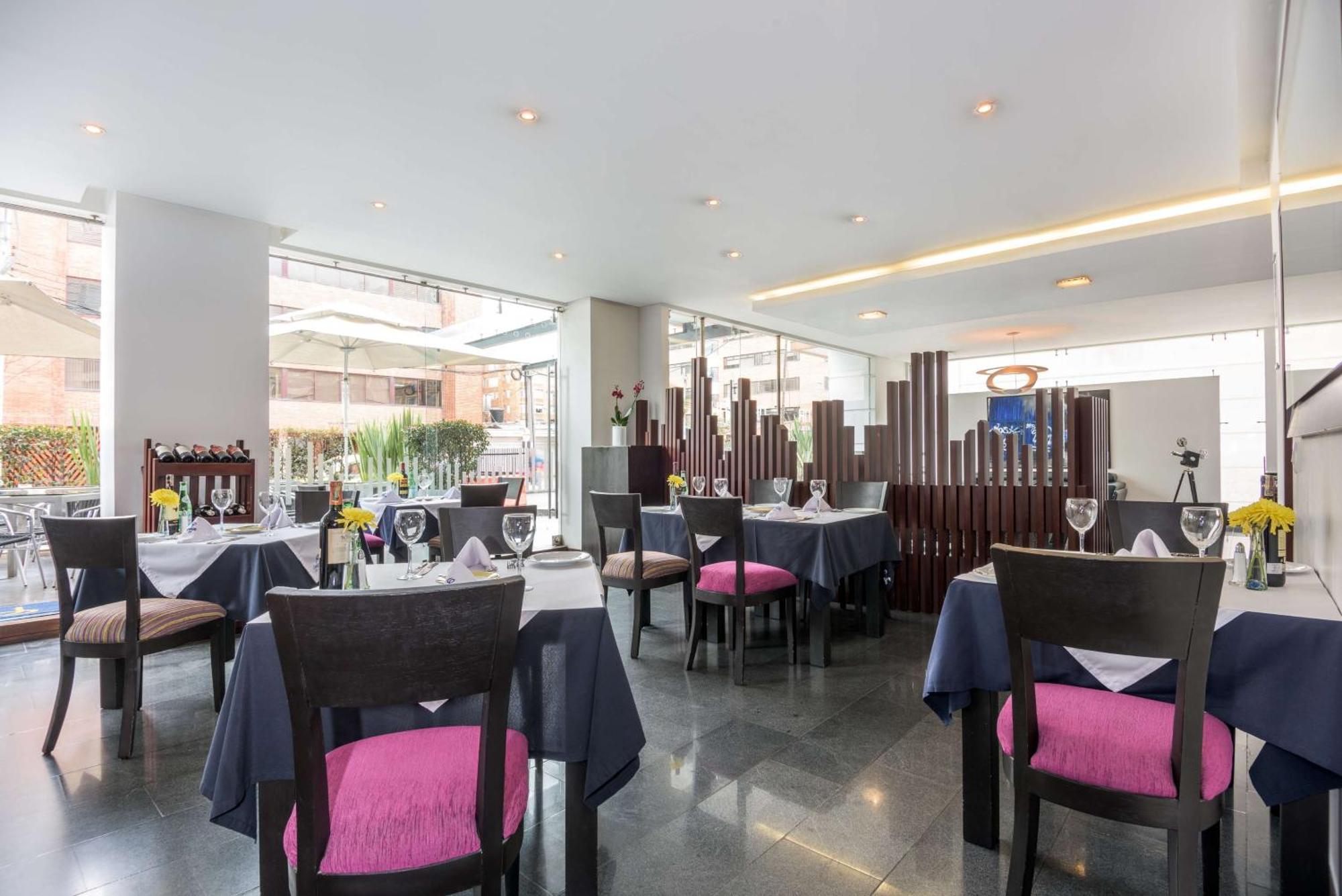 Hotel Nh Urban 93 Royal