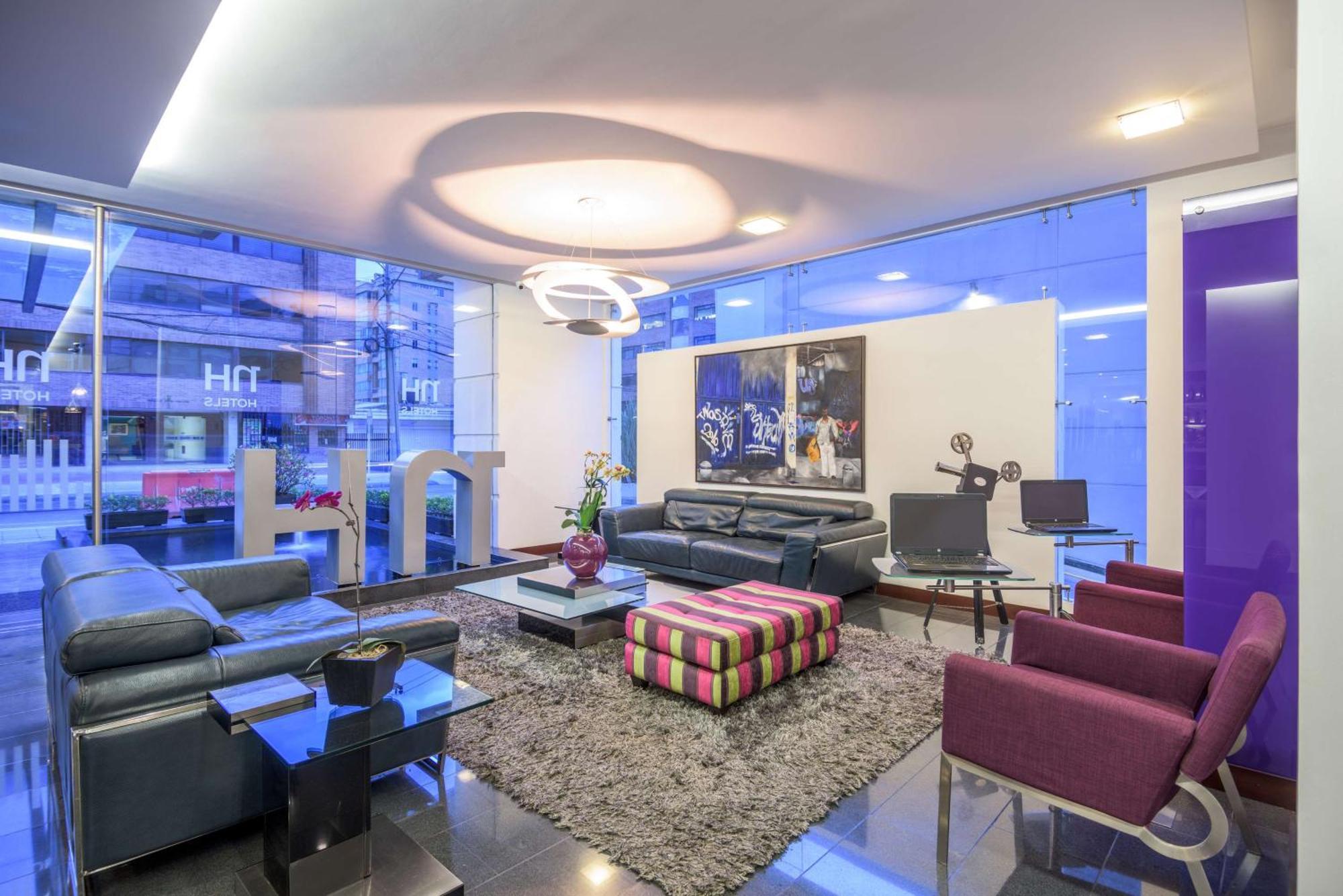 Hotel Nh Urban 93 Royal 4*
