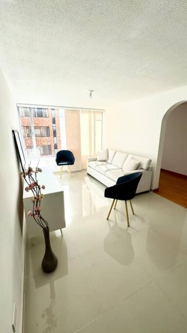 Apartamento Apto 2 B 2 H Excelente Ubicacion Bogotá