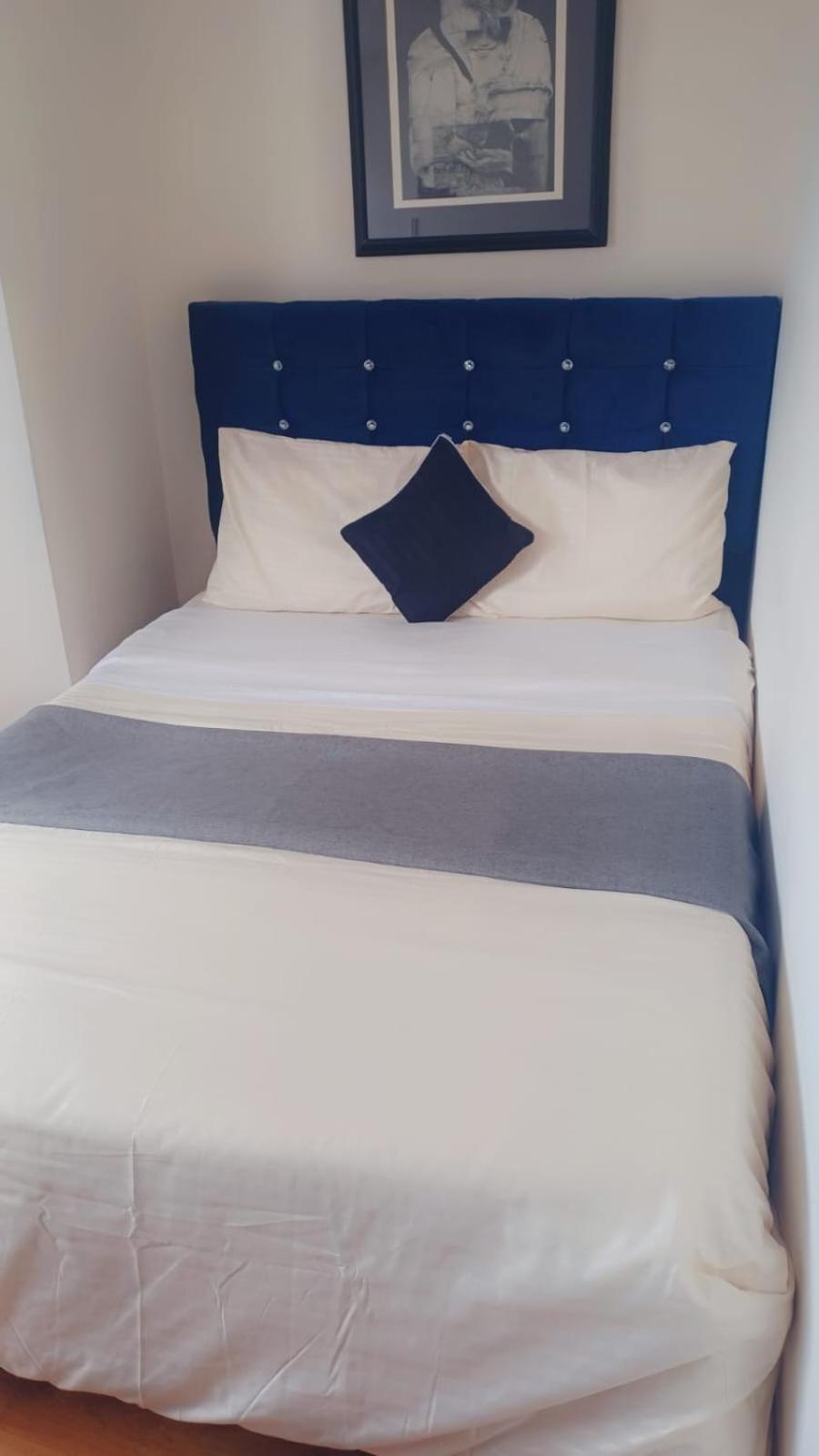 Apartamento Sector De Corferias , Y A 5 Cuadras, Embajada Americana 10 Cuadras, Cerca Al Can , G 12 , Universidad Nacional , Aeropuerto A 2 Cuadras Estacion Ciudad Universitaria Marque-tresdiecisietecincoveintisieteveintiseistreintayu Bogotá