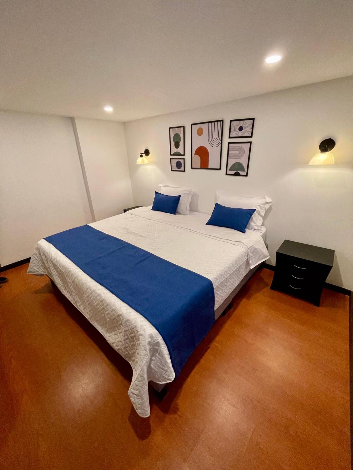 Hotel Embajada 44