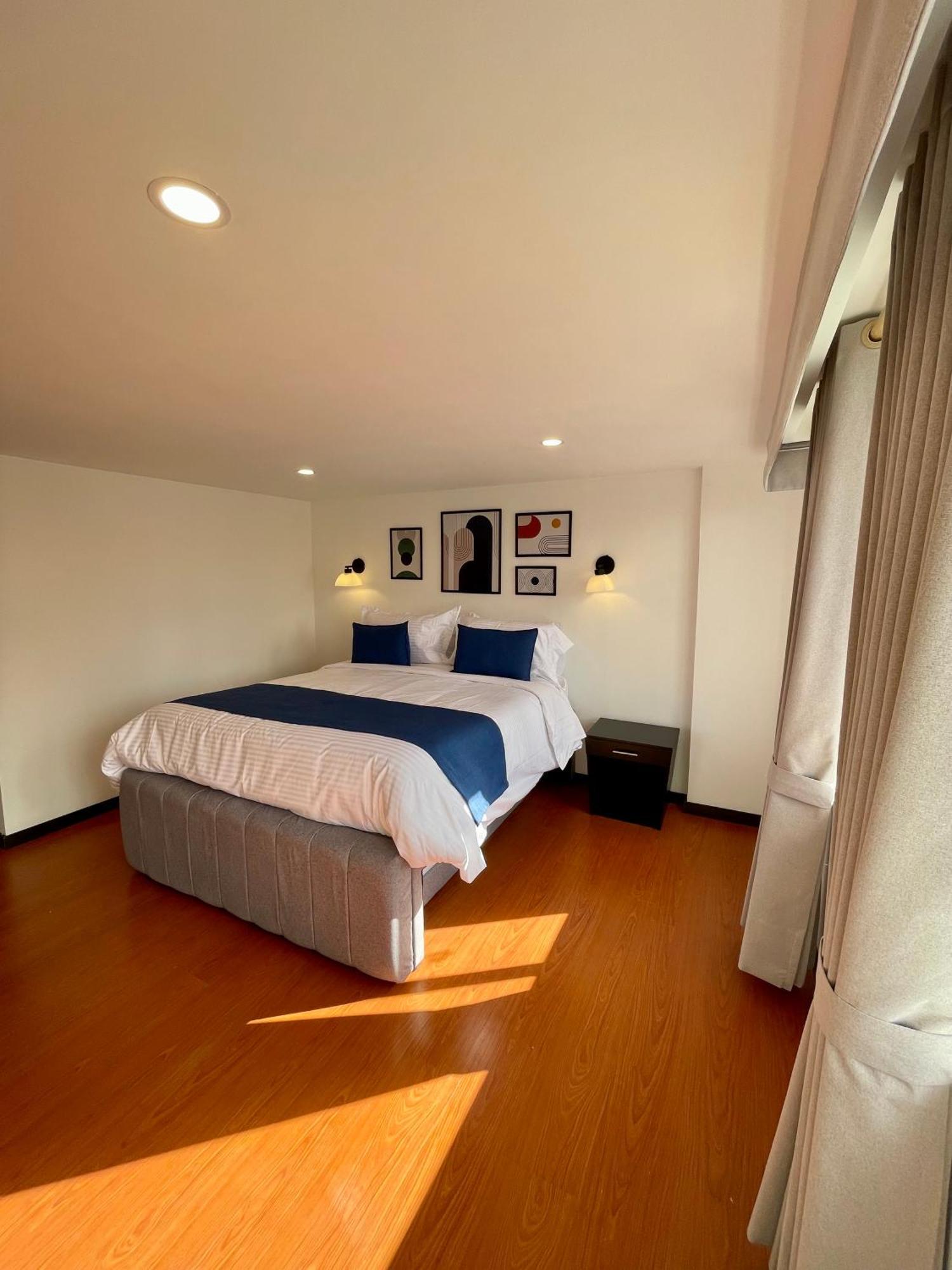 Hotel Embajada 44