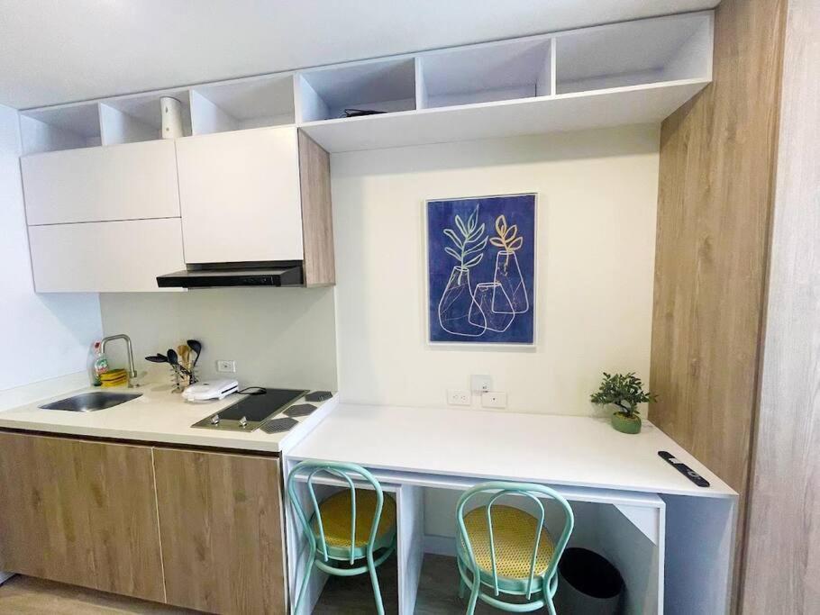 Moderno Estudio Con Gimnasio, Terraza Y Coworking En * Bogotá