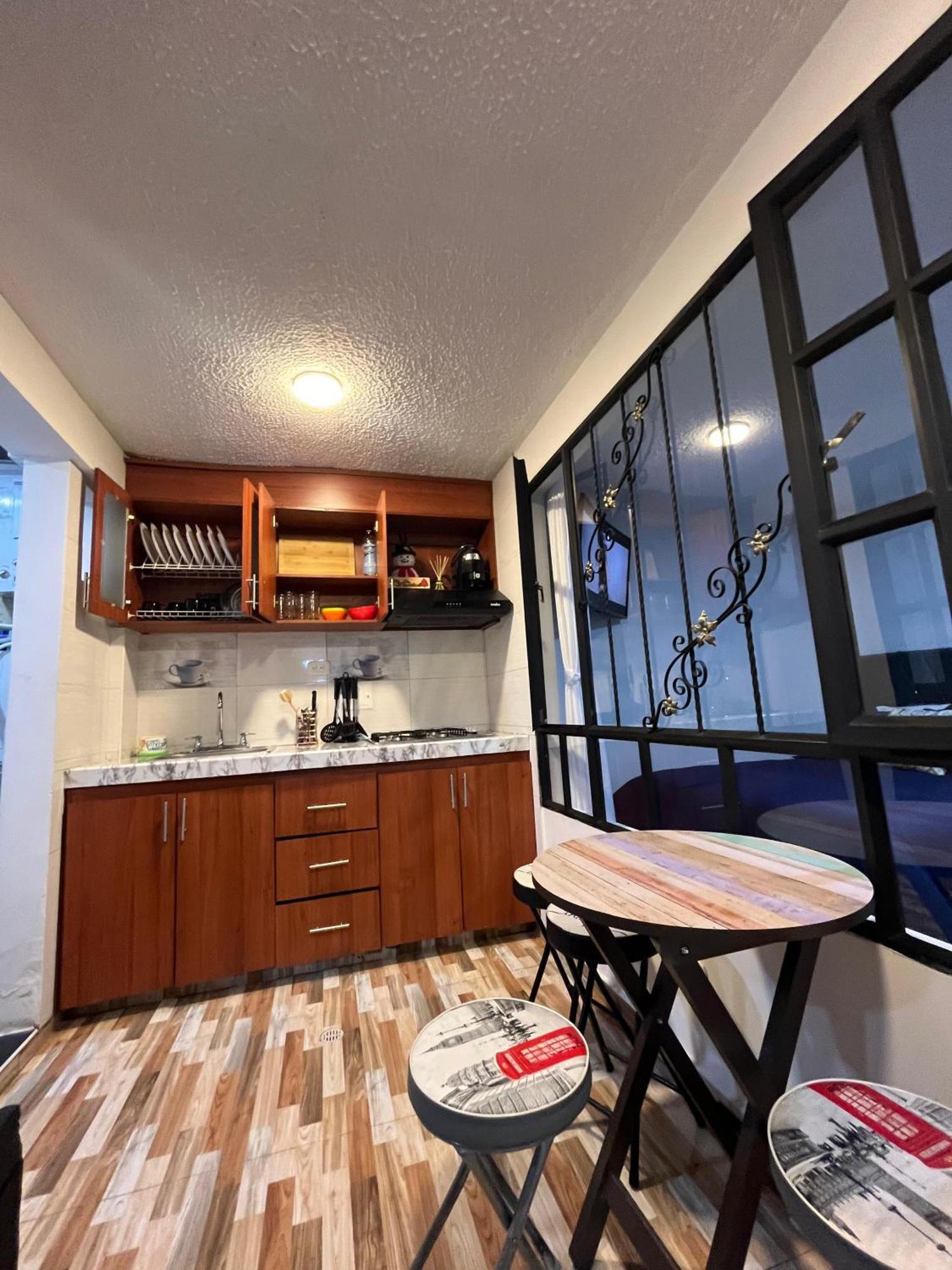 Apartasuites 53 Cerca Al Aeropuerto 01 Bogotá