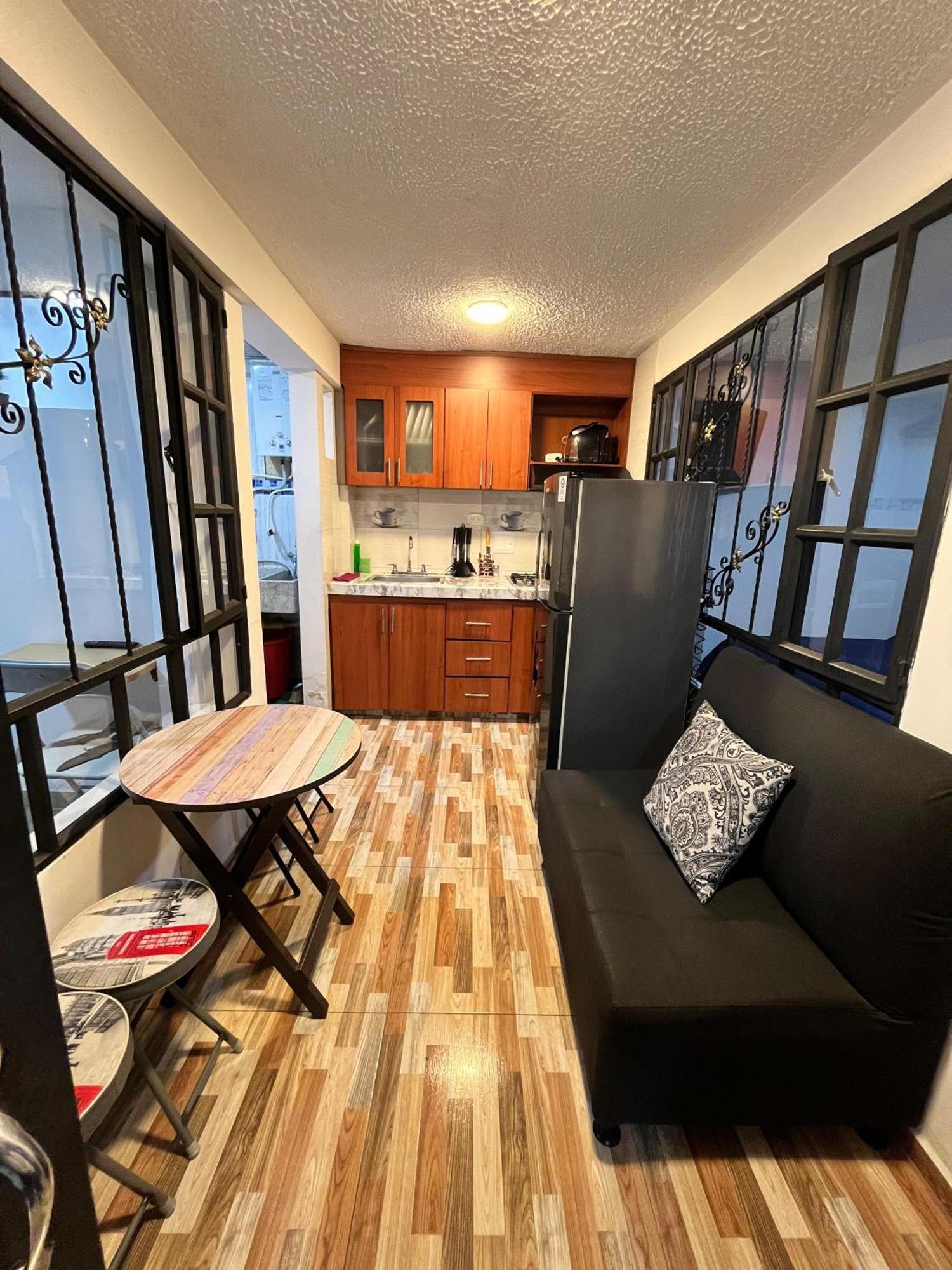 Apartasuites 53 Cerca Al Aeropuerto 01 * Bogotá