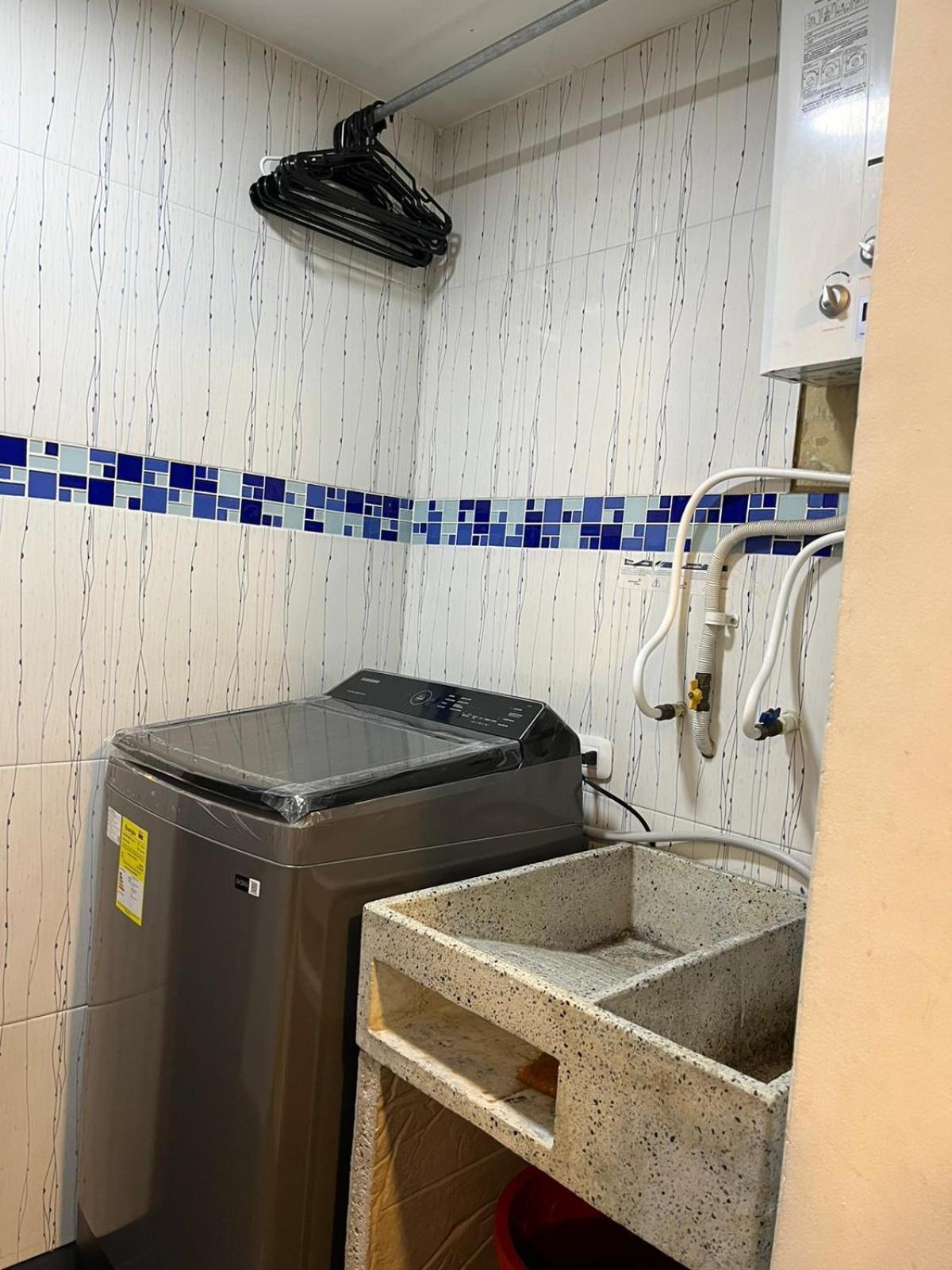 Apartamento Apartasuites 53 Cerca Al Aeropuerto 01 *