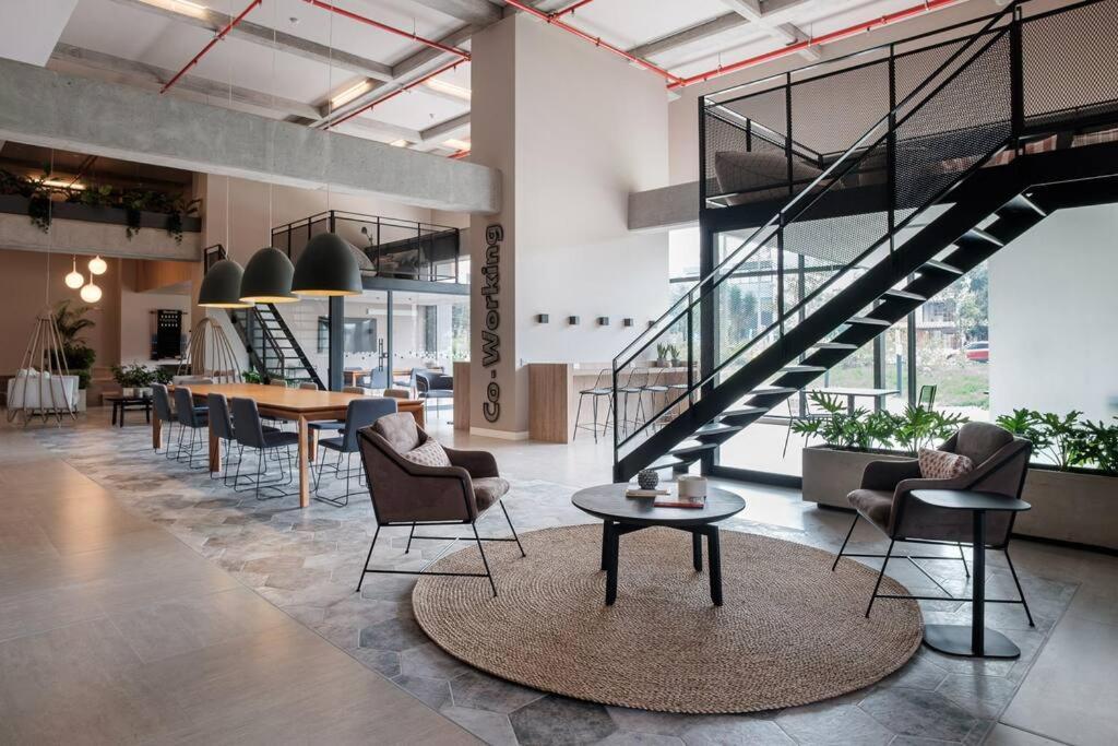 Apartamento Apartaestudio-wifi-parqueadero Gratis *