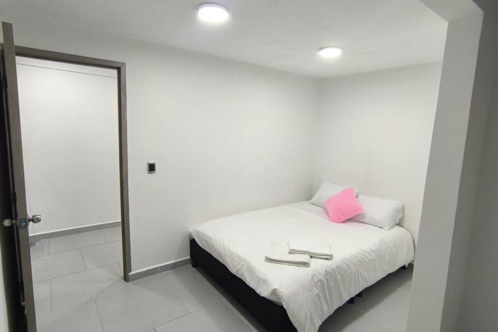 201 Amplio Cerca Heroes Apartamento Bogotá