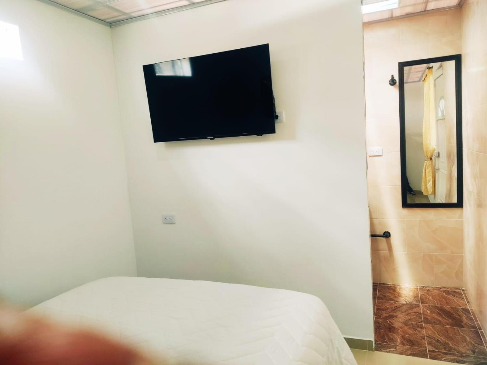 Pensión Con Bano Privado 2 *