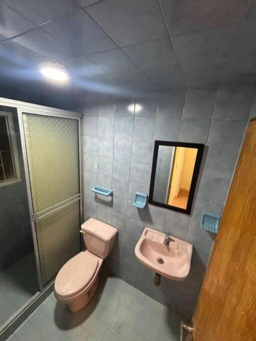 Familiar Cerca Al Aeropuerto Apartamento *