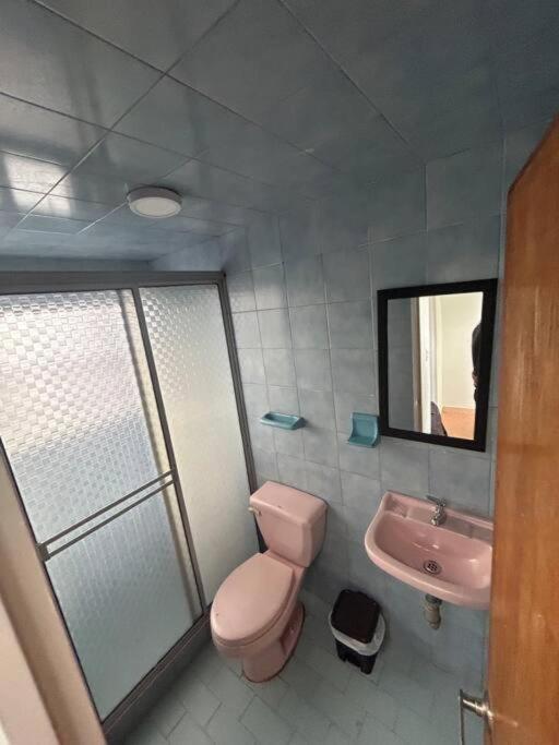 Familiar Cerca Al Aeropuerto Apartamento *