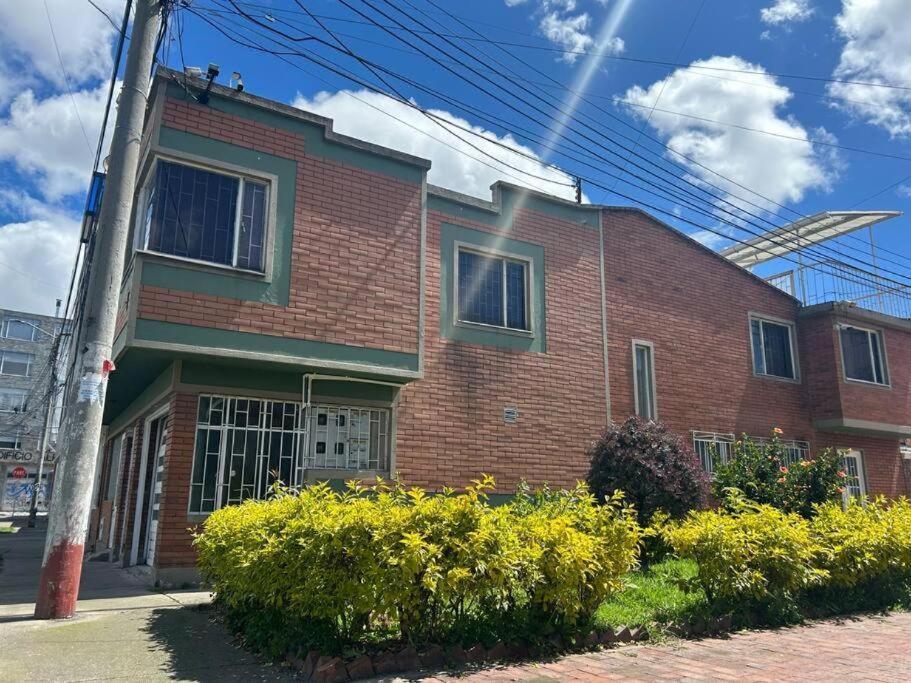 Apartamento Familiar Cerca Al Aeropuerto Bogotá